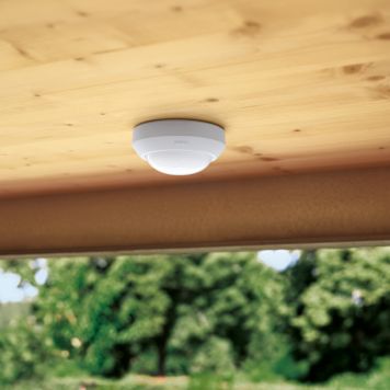 VEGGLAMPE STEINEL MED BEVEGELSESSENSOR IS 360-3 HVIT